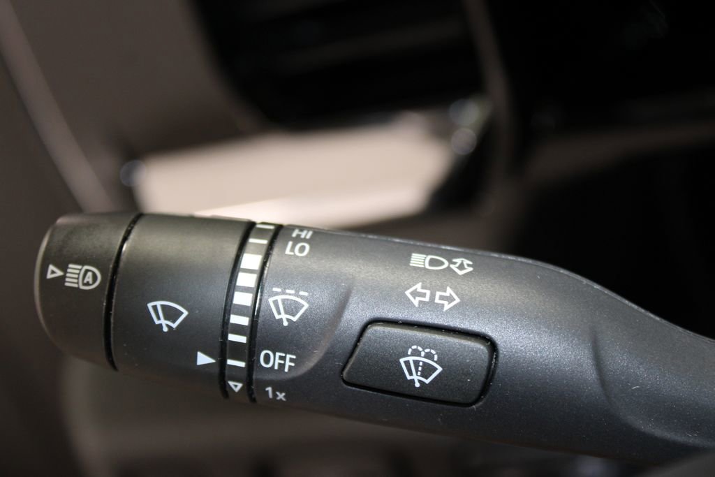 Used 2025 GMC Sierra 1500 SLT image 48