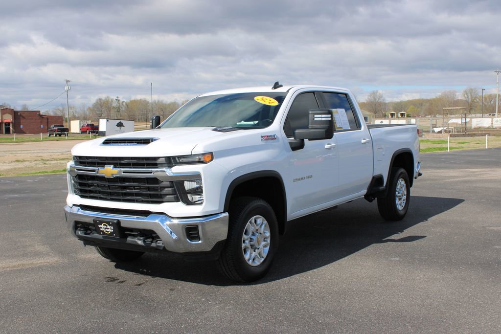 Used 2024 Chevrolet Silverado 2500 LT image 4