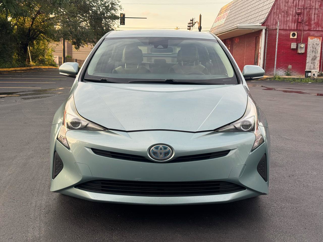 Used 2017 Toyota Prius Three FWD image 3