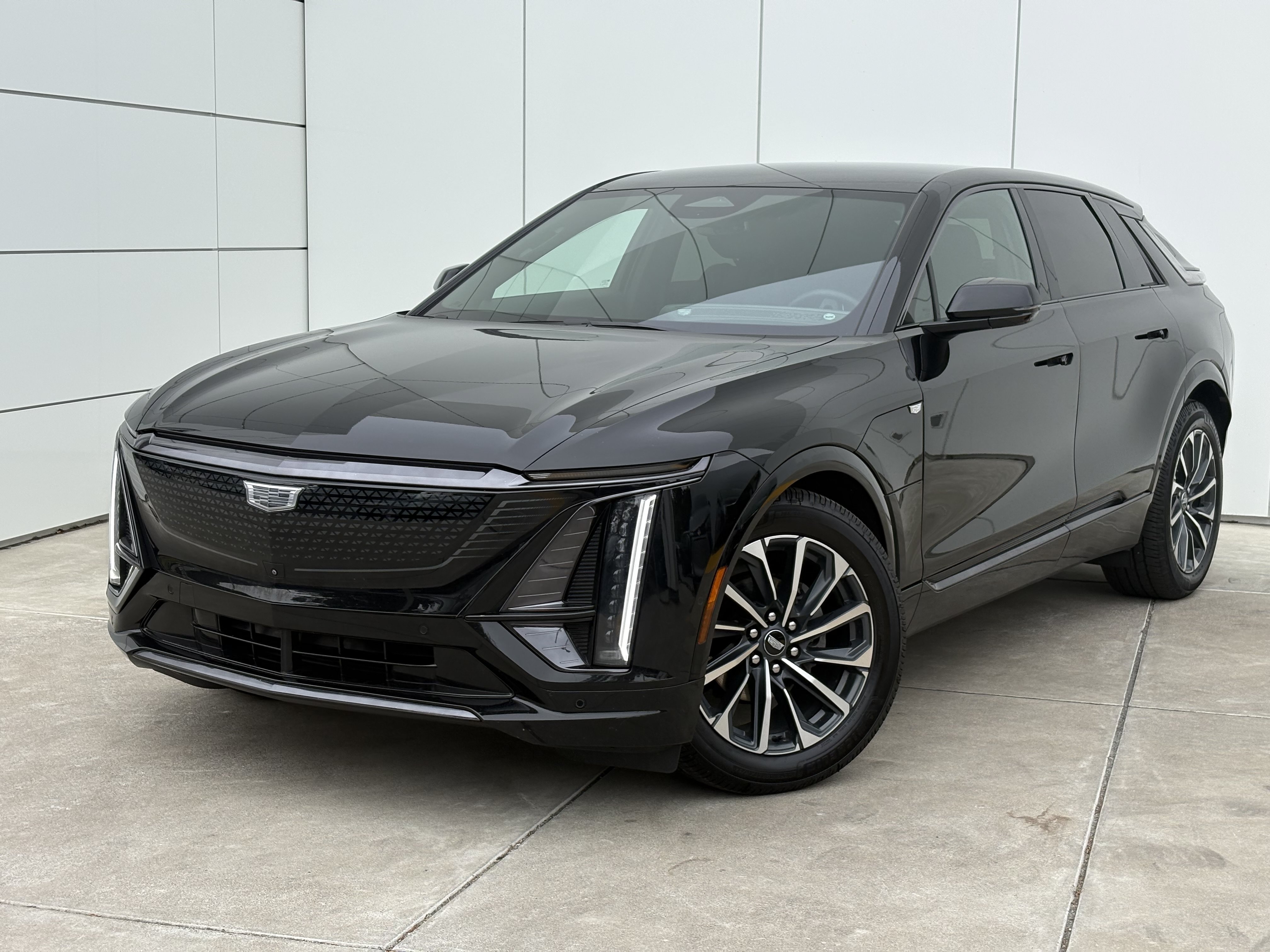 Certified 2024 Cadillac Lyriq Sport w/ LPO, Floor Liner Package AWD/4WD image 2