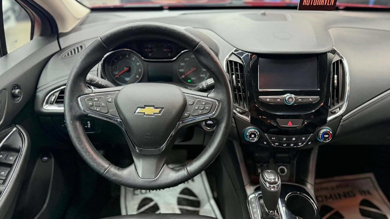 Used 2017 Chevrolet Cruze Premier FWD image 17