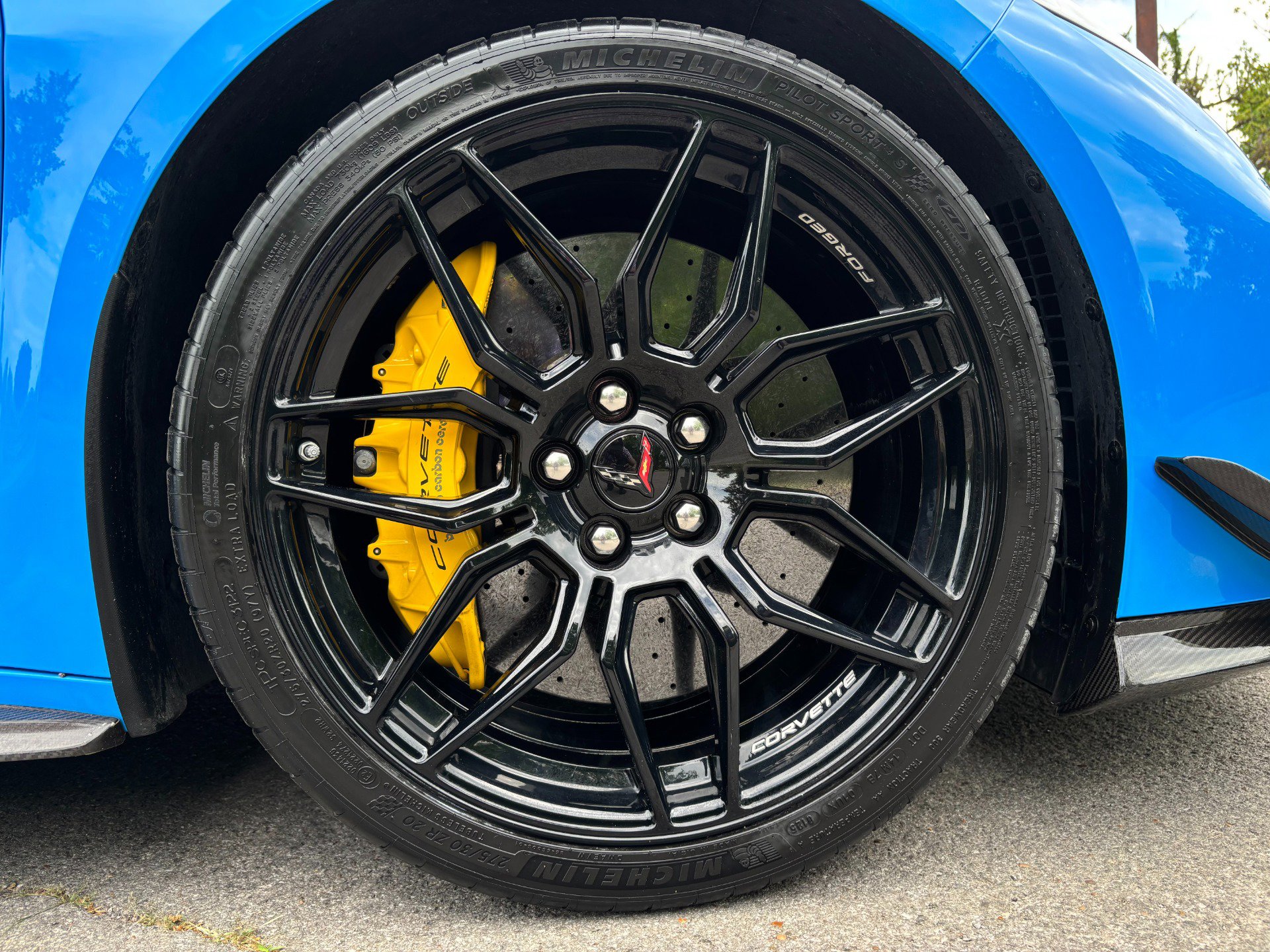 Used 2025 Chevrolet Corvette Z06 RWD image 31