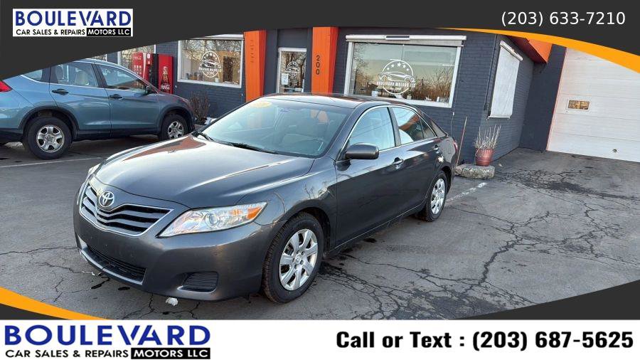 Used 2010 Toyota Camry LE FWD image 3