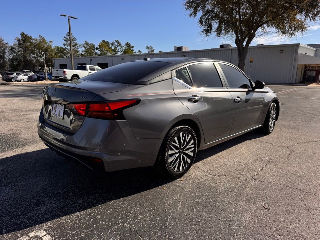 Used 2024 Nissan Altima 2.5 SV image 9