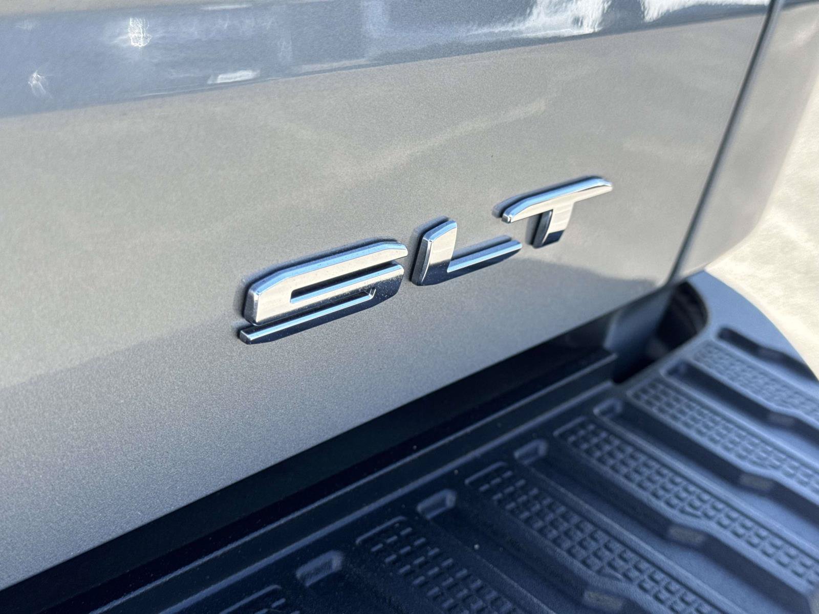 Certified 2025 GMC Sierra 1500 SLT AWD/4WD image 10