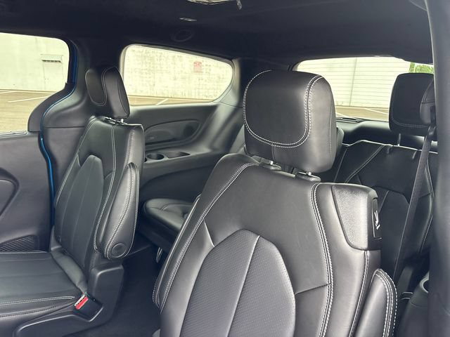 New 2027 Chrysler Pacifica Select w/ Family Tech Group FWD image 8