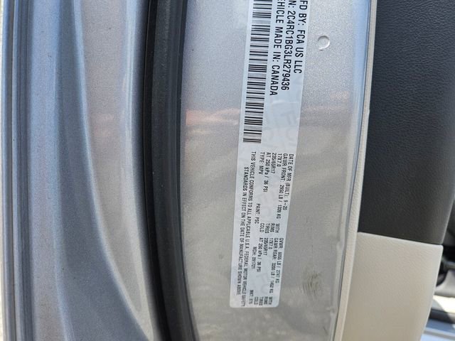 Used 2020 Chrysler Pacifica Touring-L image 23