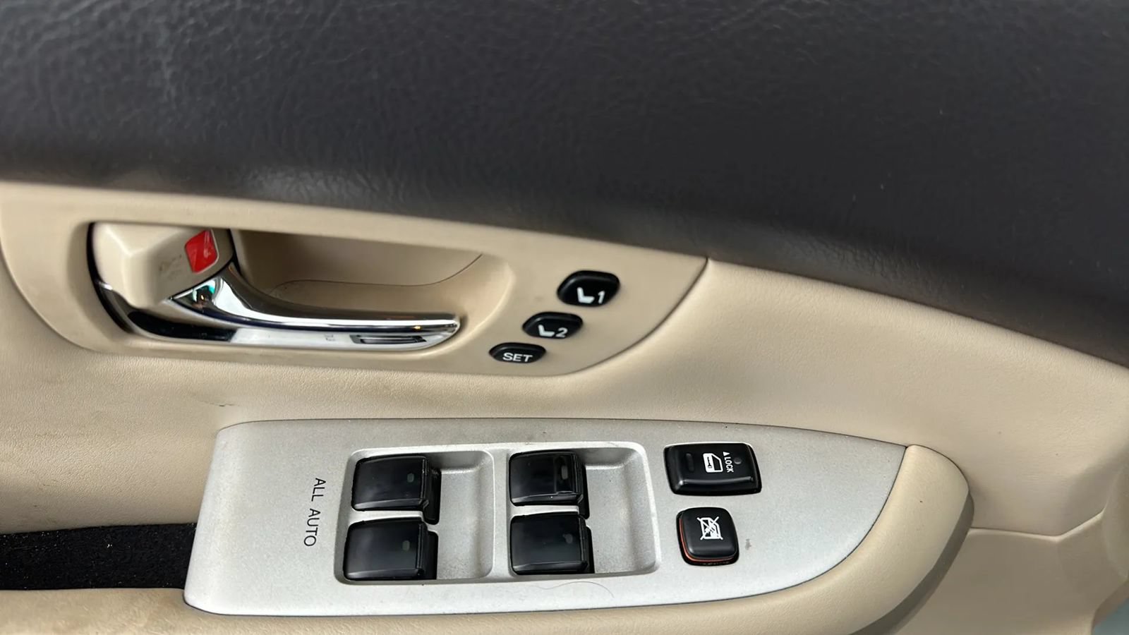 Used 2006 Lexus RX 400h AWD image 17