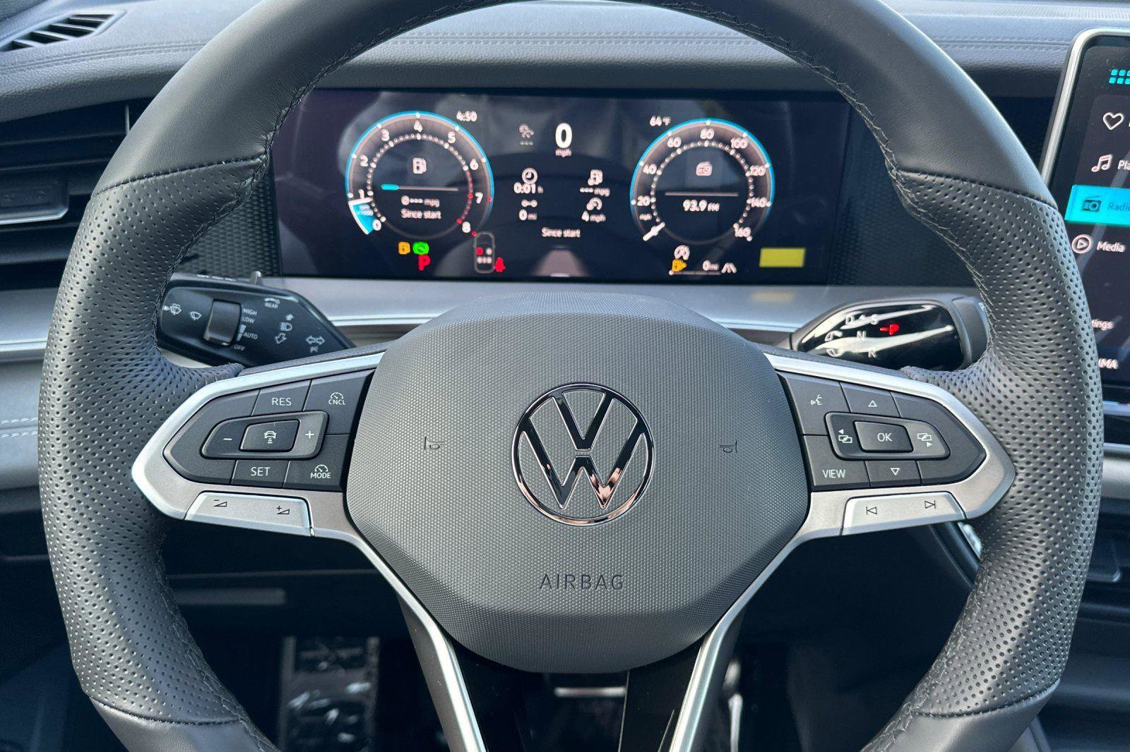 New 2026 Volkswagen Tiguan SE R-Line image 22