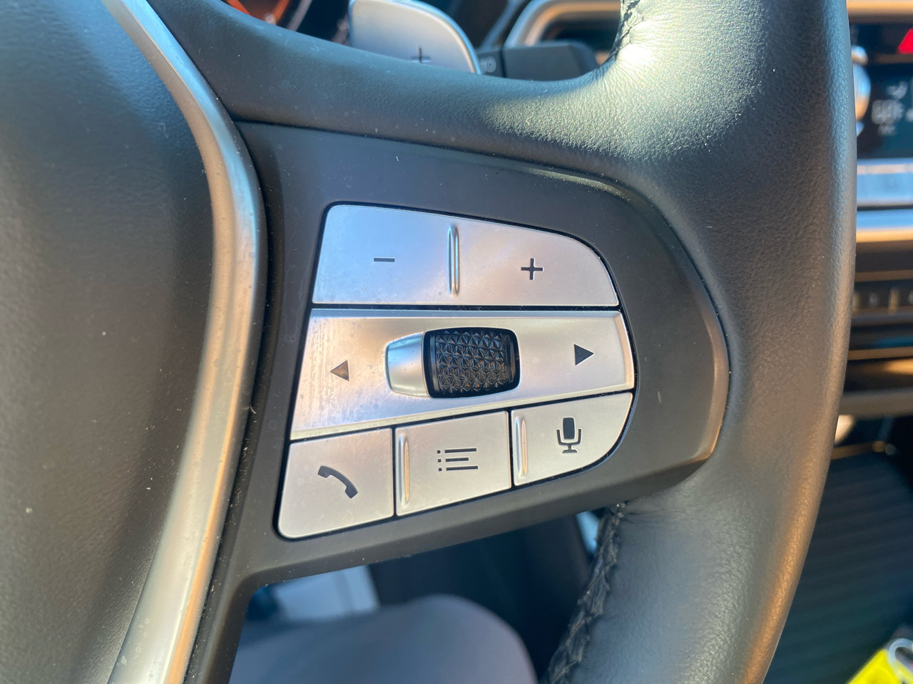 Used 2023 BMW X3 sDrive30i w/ Premium Package w/ZPA image 18