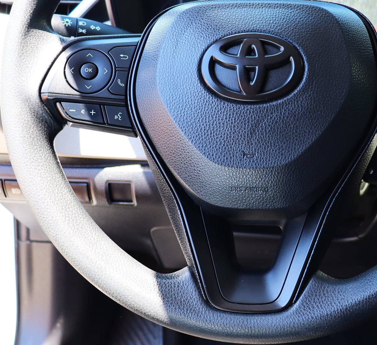 Used 2023 Toyota Corolla LE w/ Carpet Mat Package (TMS) FWD image 52