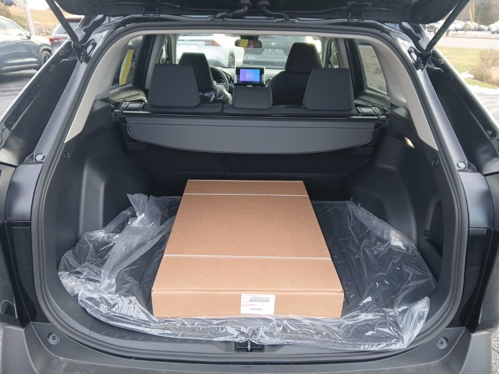 New 2025 Toyota RAV4 LE image 8