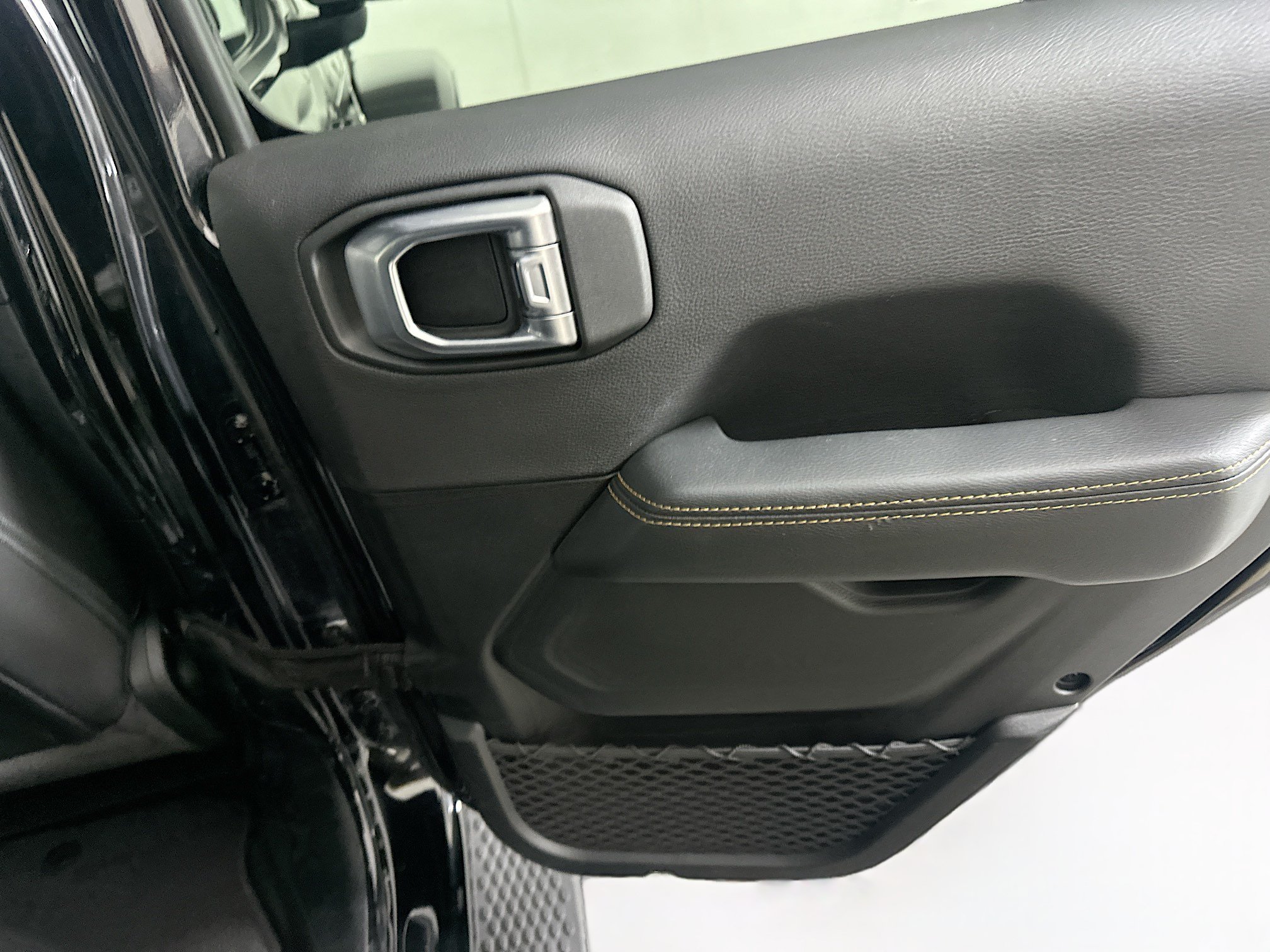 Used 2023 Jeep Wrangler Unlimited Sahara AWD/4WD image 29