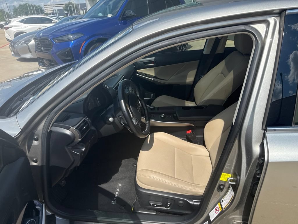 Used 2018 Lexus IS 300 w/ Accessory Package RWD image 2