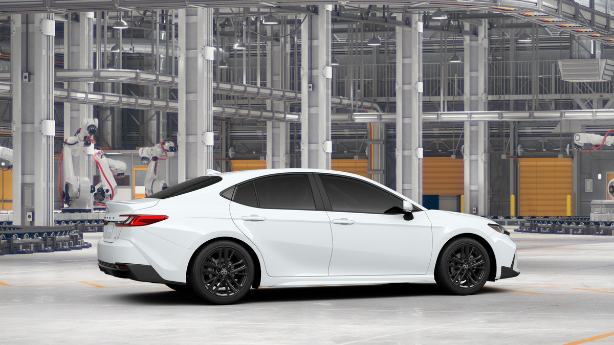 New 2026 Toyota Camry Hybrid FWD image 11