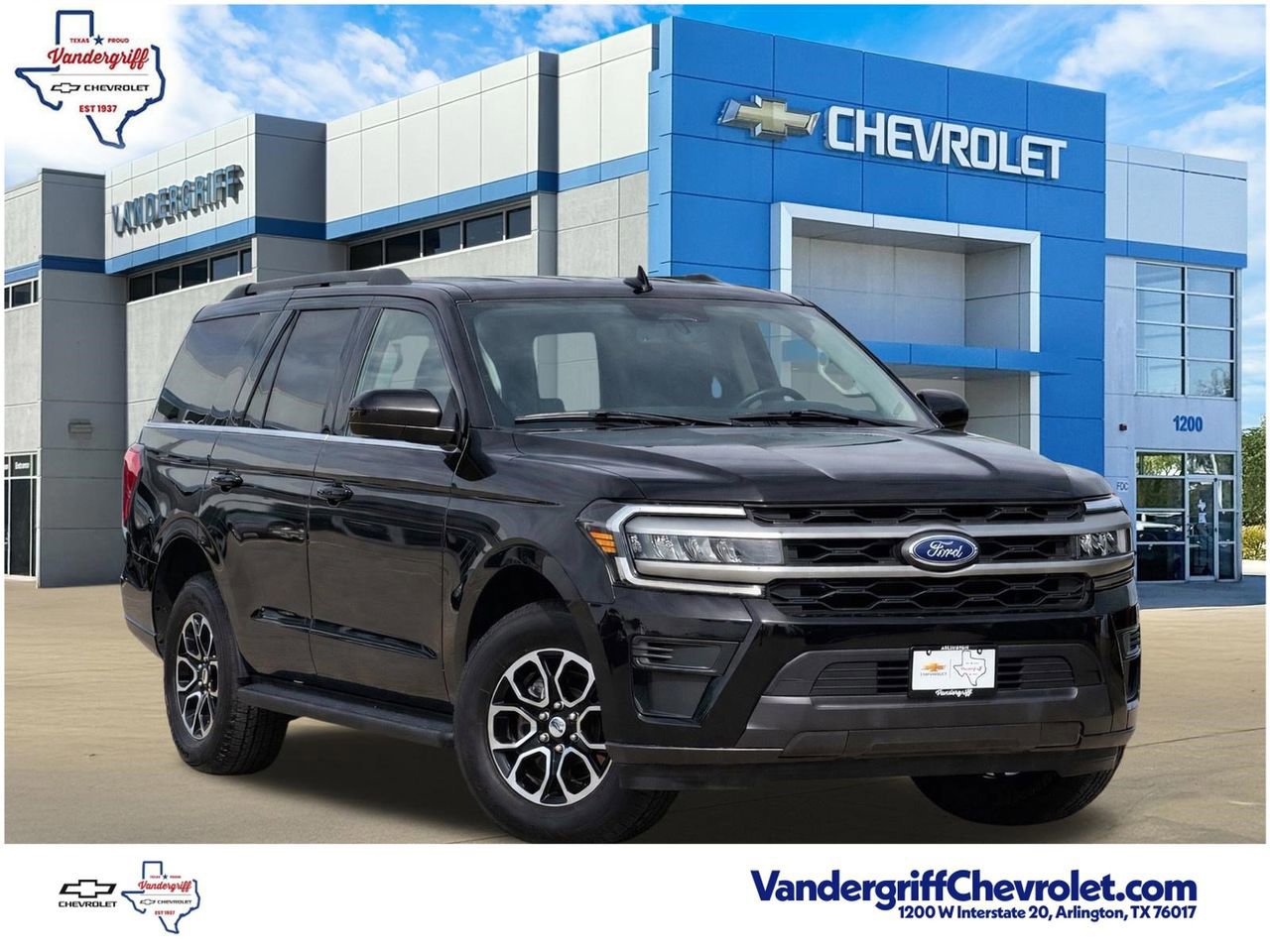 Used 2024 Ford Expedition XLT image 1