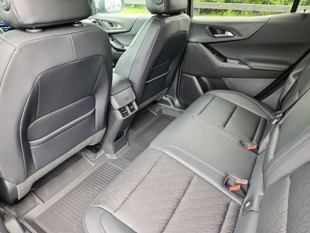 New 2026 Chevrolet Equinox LT w/ Convenience Package II FWD image 16