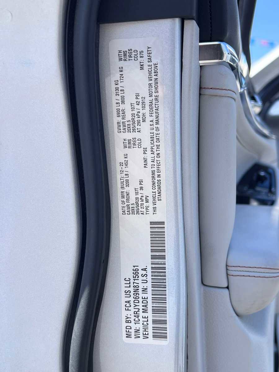 Used 2022 Jeep Grand Cherokee Overland w/ Advanced Protech Group III AWD/4WD image 38