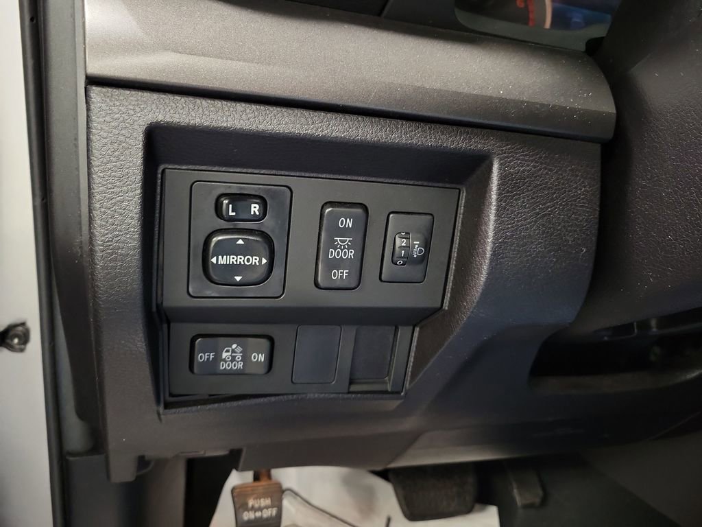 Used 2015 Toyota Tundra SR5 image 20