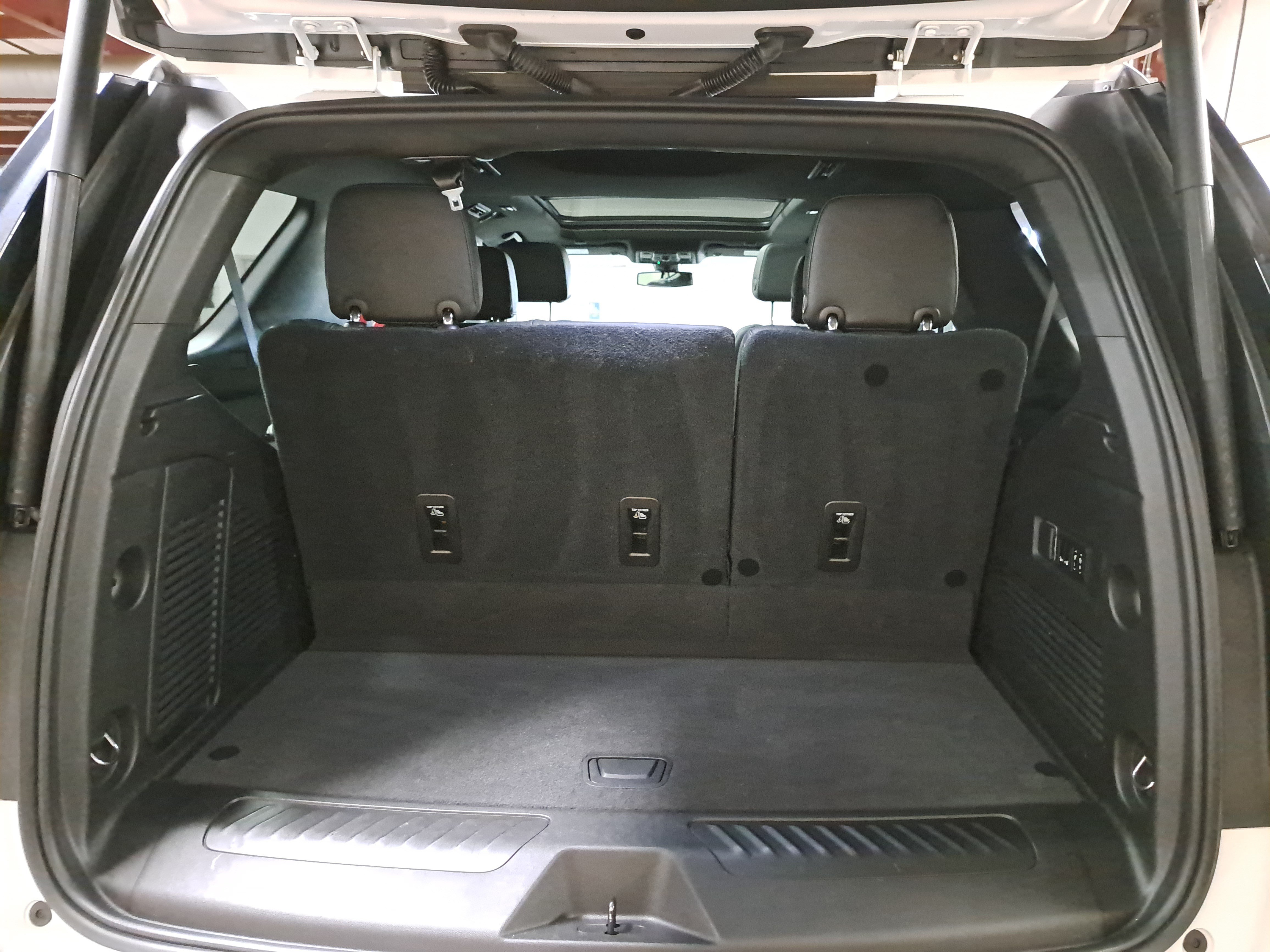 Used 2021 Chevrolet Tahoe LT w/ LT Signature Package AWD/4WD image 14