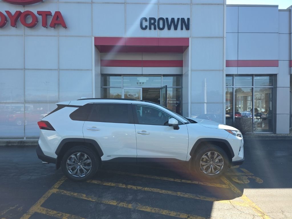 Used 2022 Toyota RAV4 Limited image 2