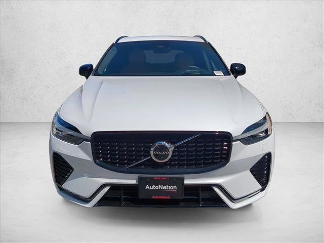 Certified 2023 Volvo XC60 B5 Ultimate w/ Climate Package image 2