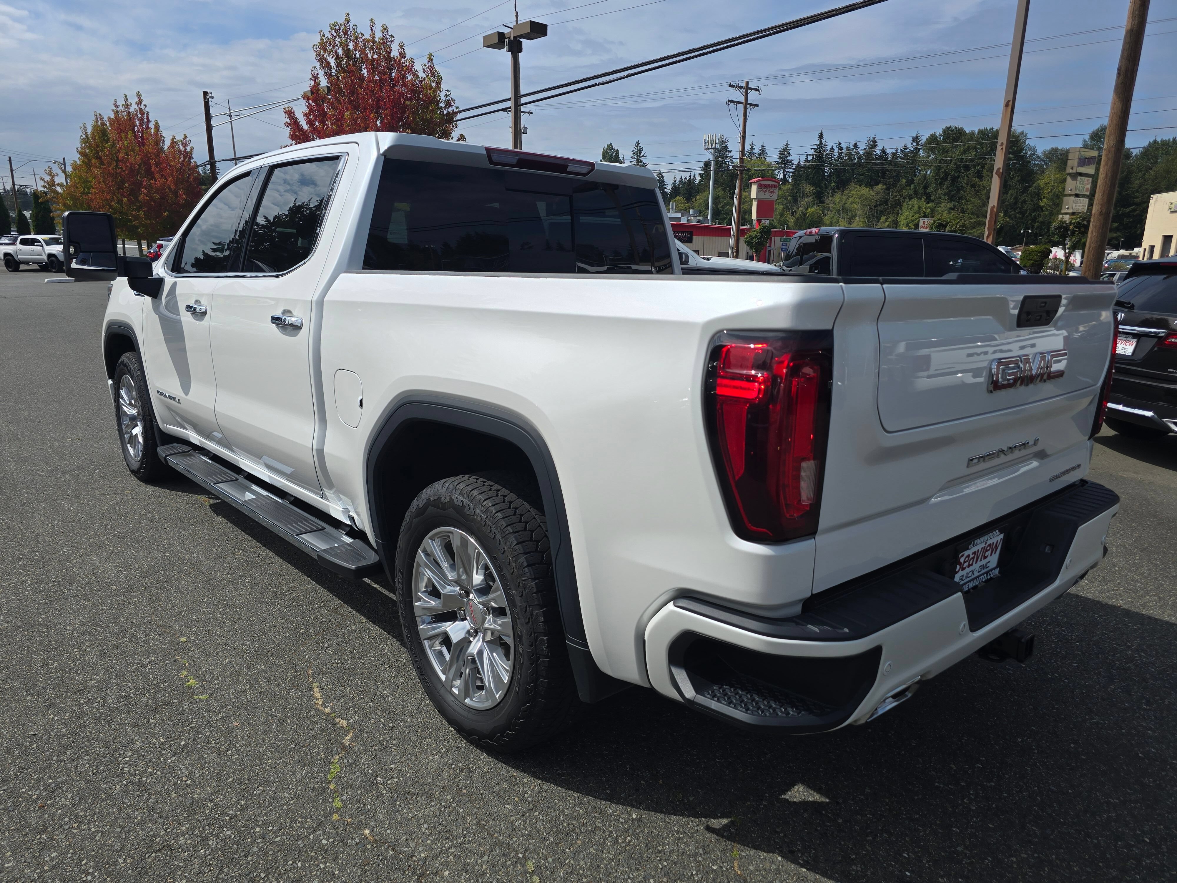 Used 2021 GMC Sierra 1500 Denali w/ Driver Alert Package II AWD/4WD image 5