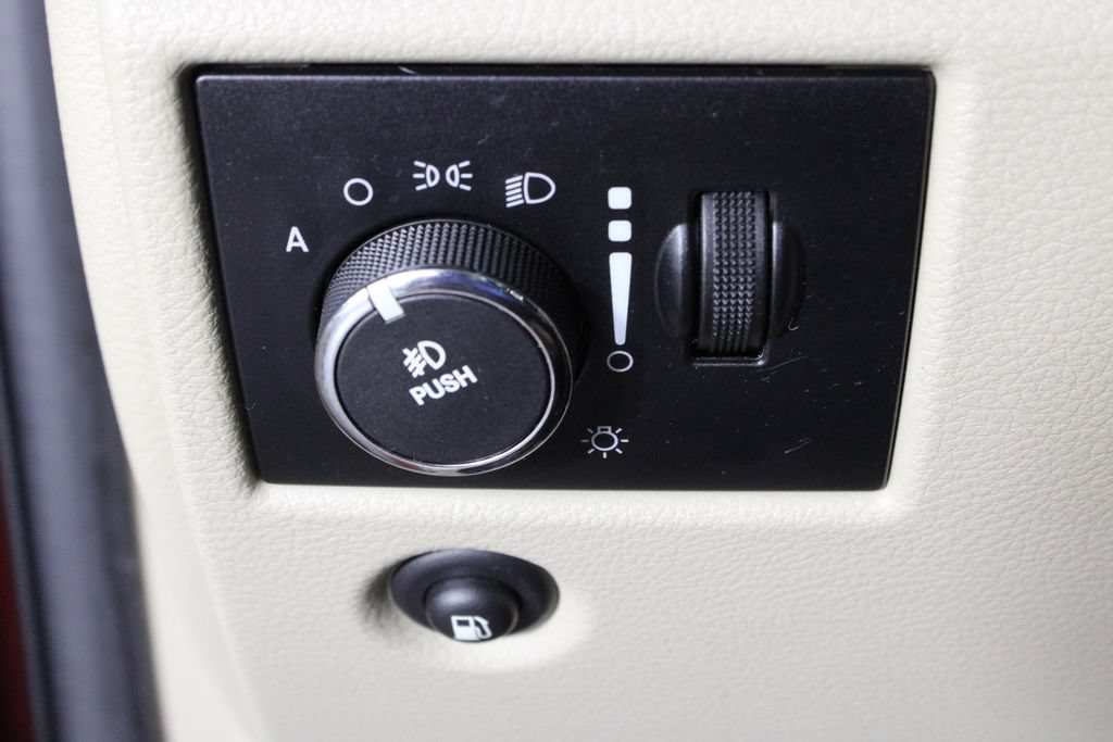 Used 2012 Jeep Grand Cherokee Limited w/ Trailer Tow Group RWD image 23