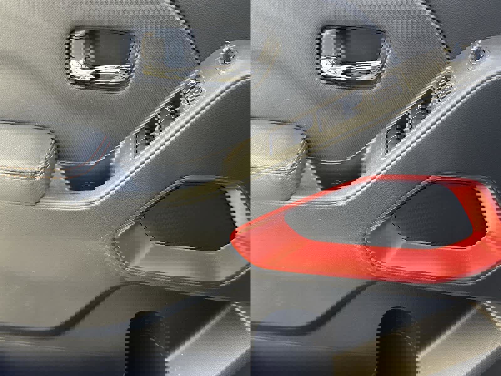 Used 2024 Nissan Frontier PRO-4X w/ Technology Package image 21