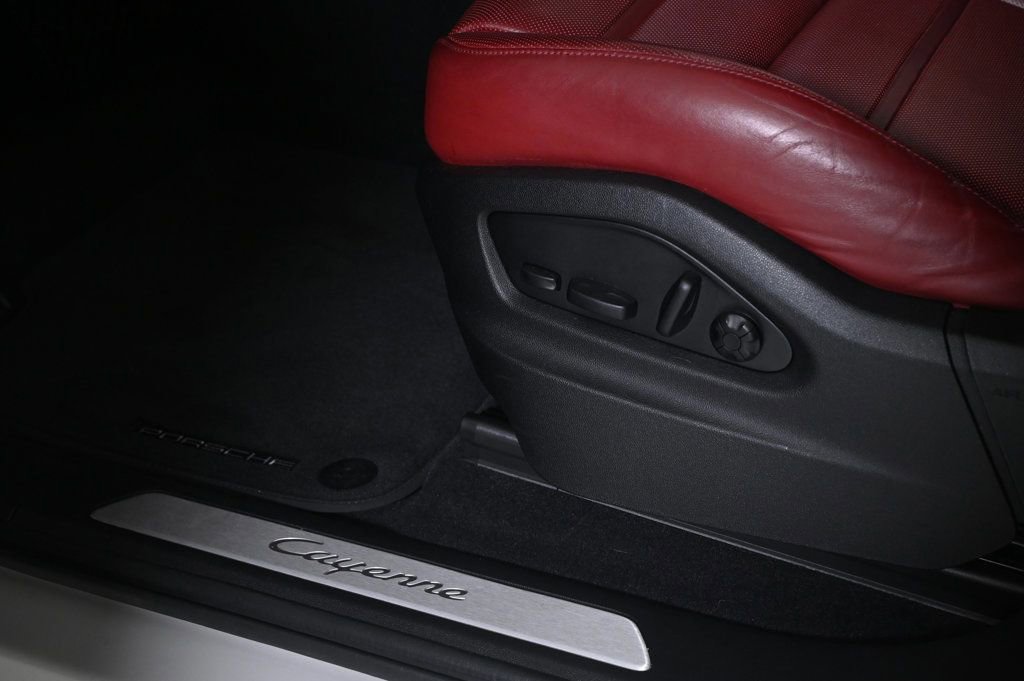 Certified 2022 Porsche Cayenne image 24