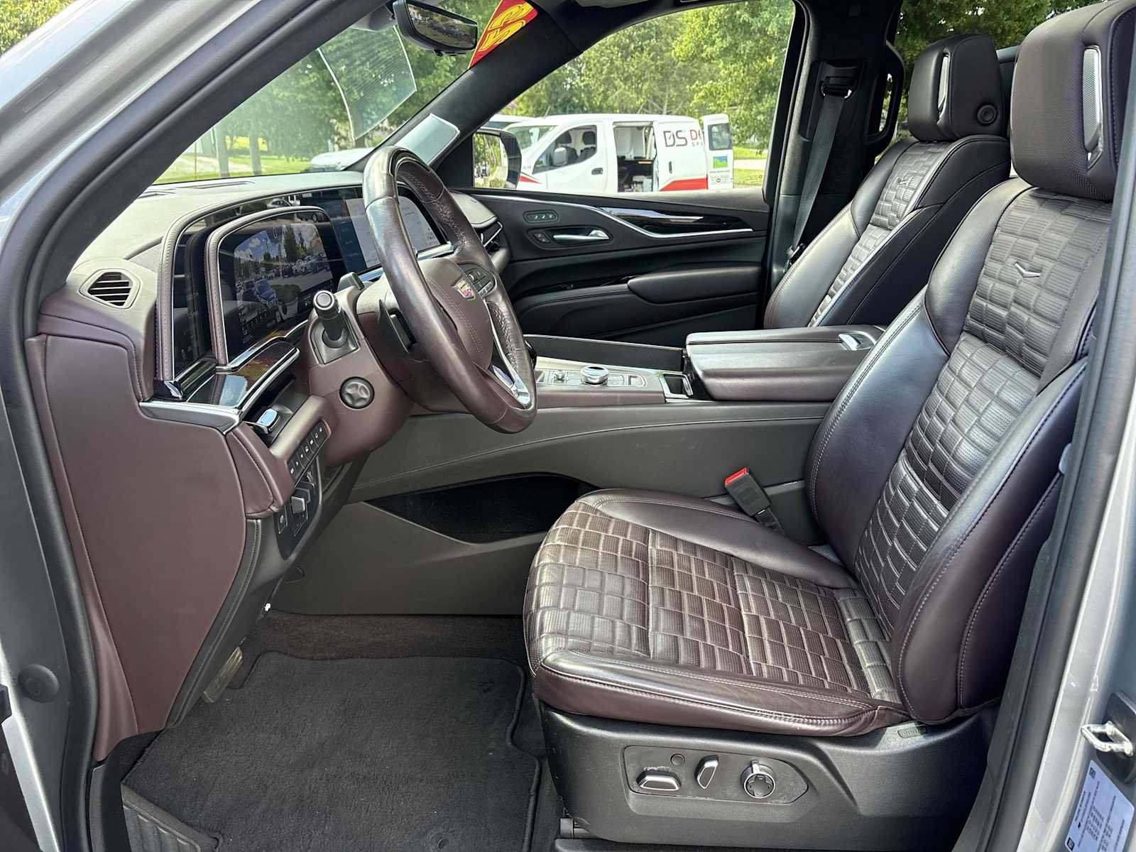 Used 2023 Cadillac Escalade Sport Platinum AWD/4WD image 20