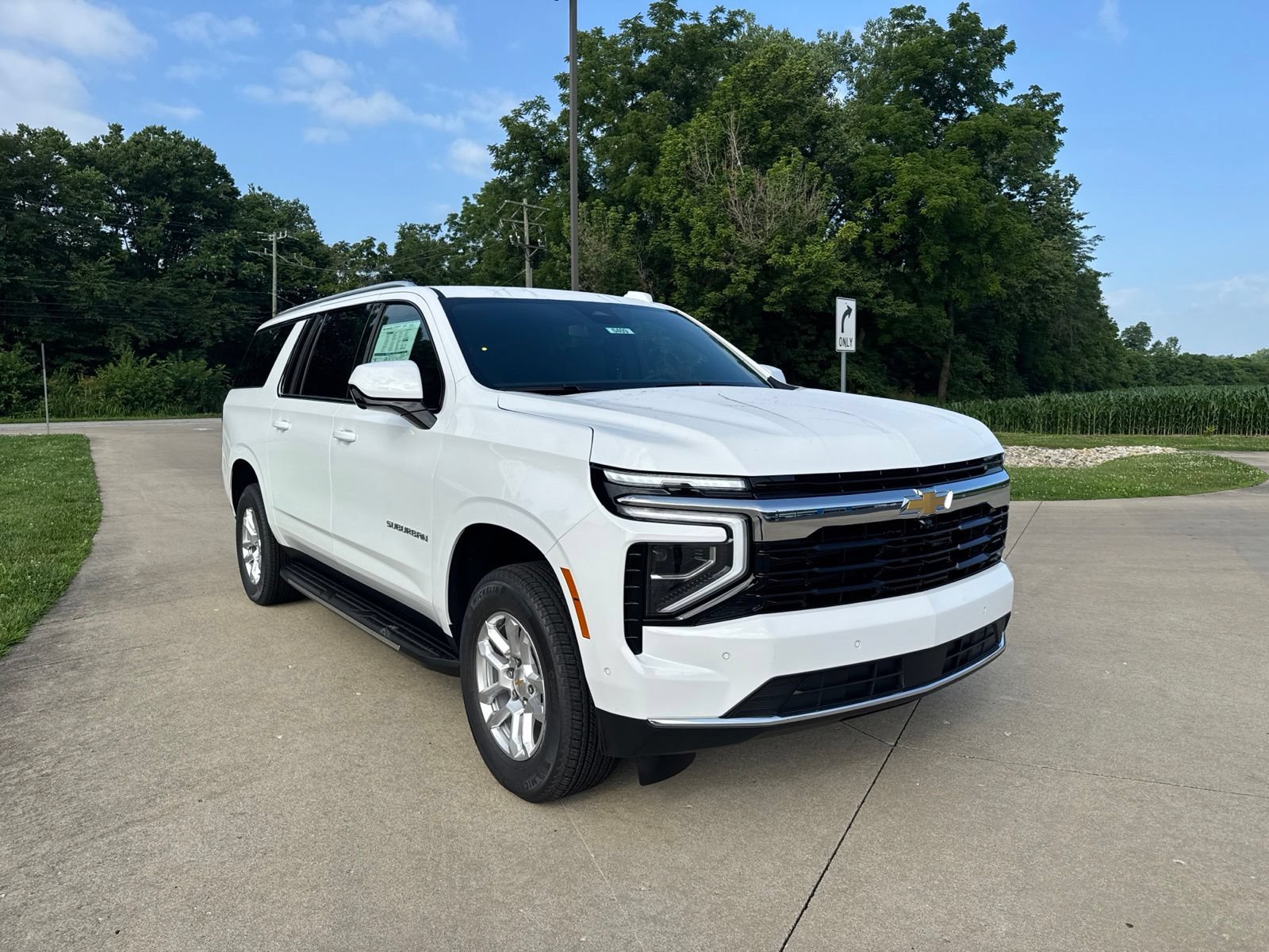 New 2026 Chevrolet Suburban LS AWD/4WD image 3