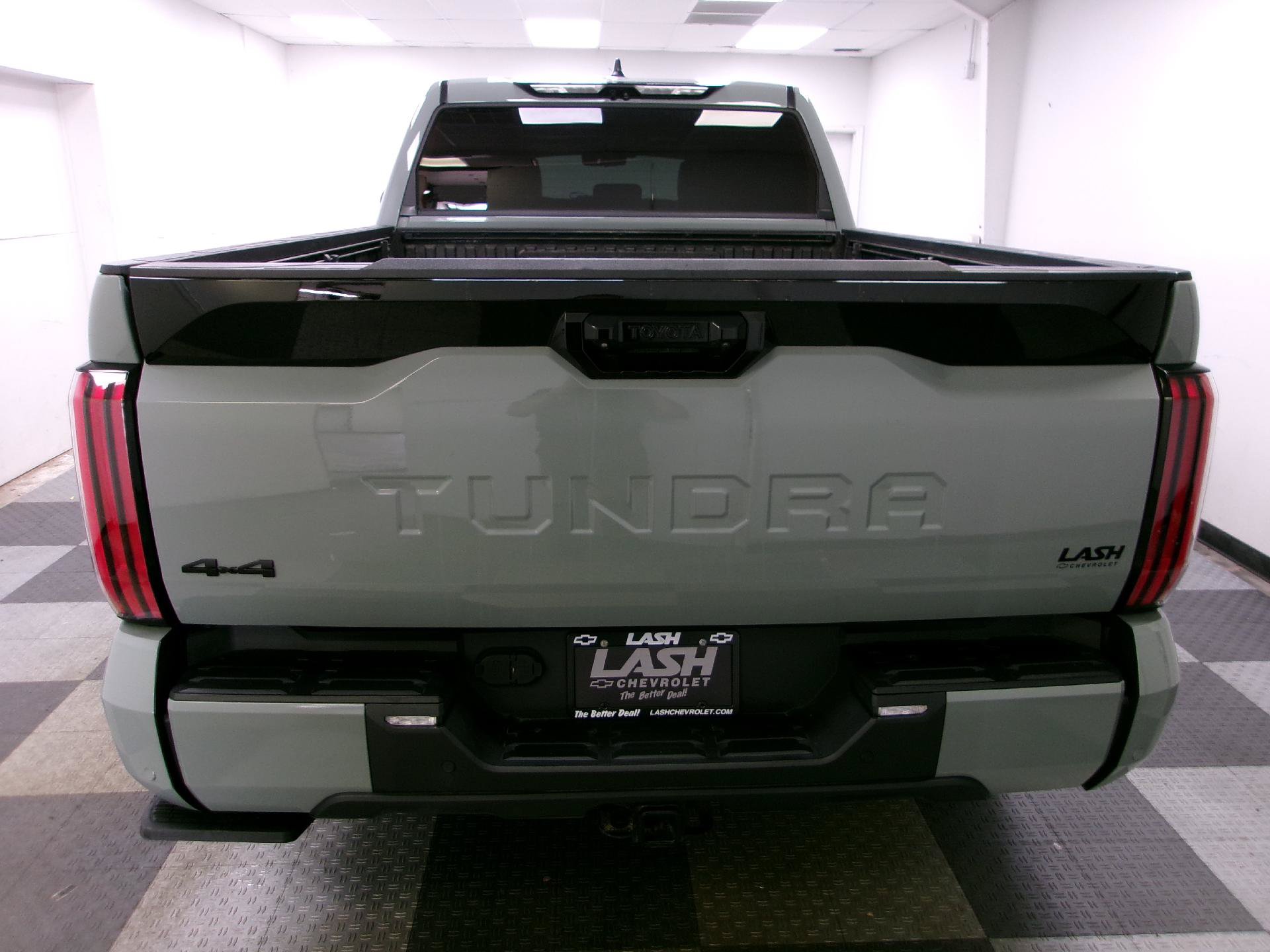 Used 2024 Toyota Tundra Platinum w/ TRD Off-Road Package AWD/4WD image 13