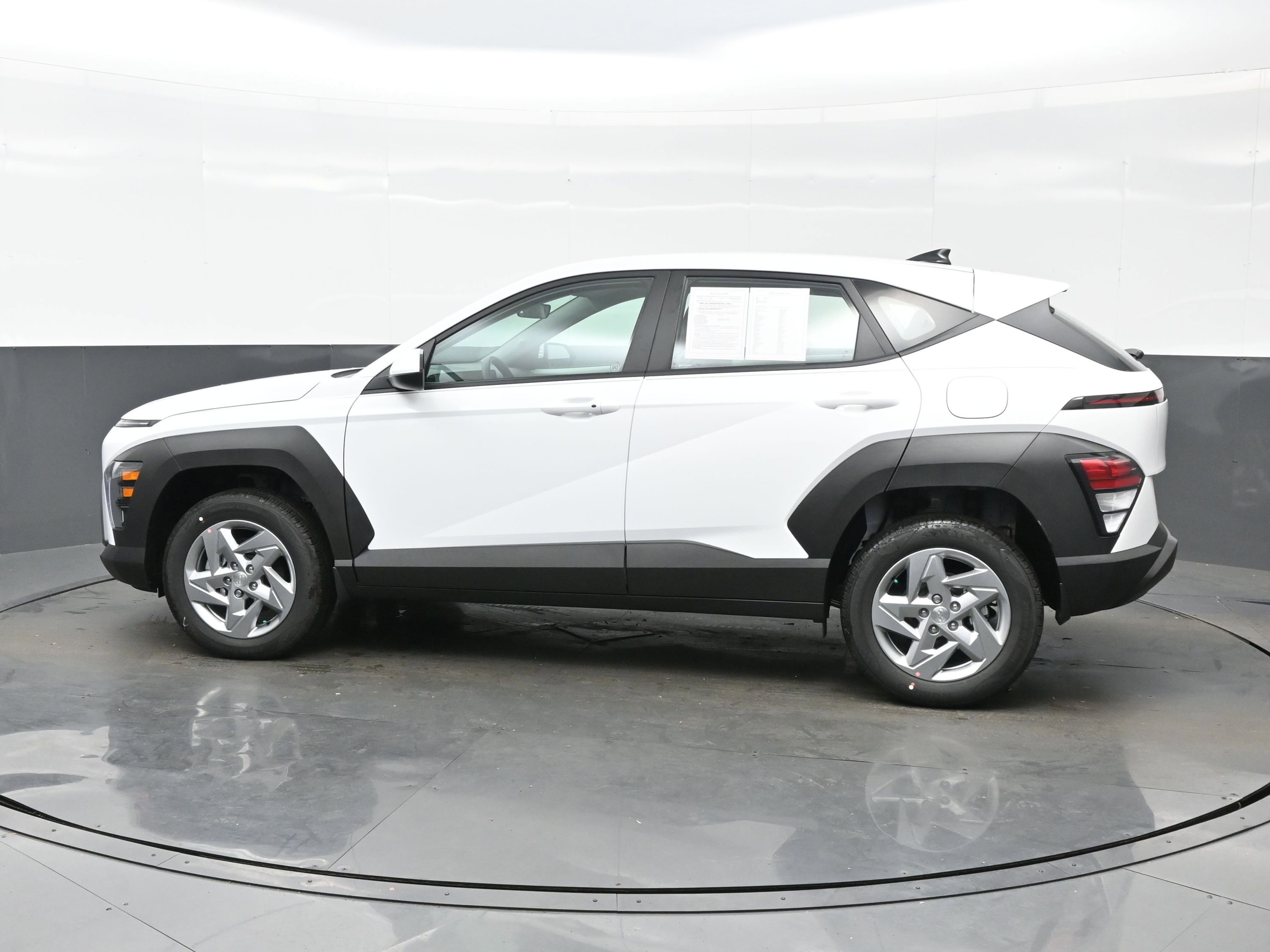 Certified 2026 Hyundai Kona SE image 3