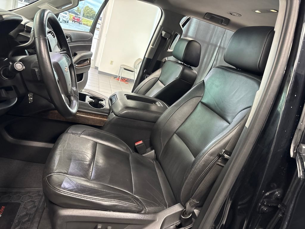 Used 2019 Chevrolet Suburban LT RWD image 27