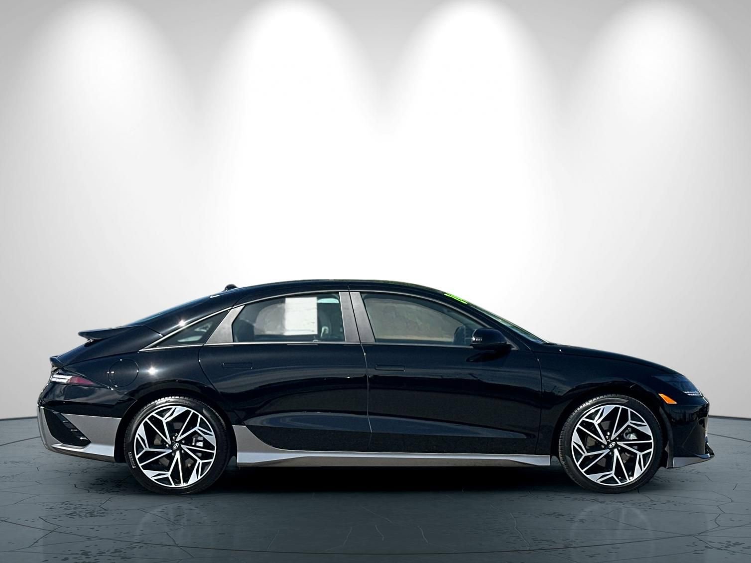 Used 2024 Hyundai Ioniq 6 SEL RWD image 3
