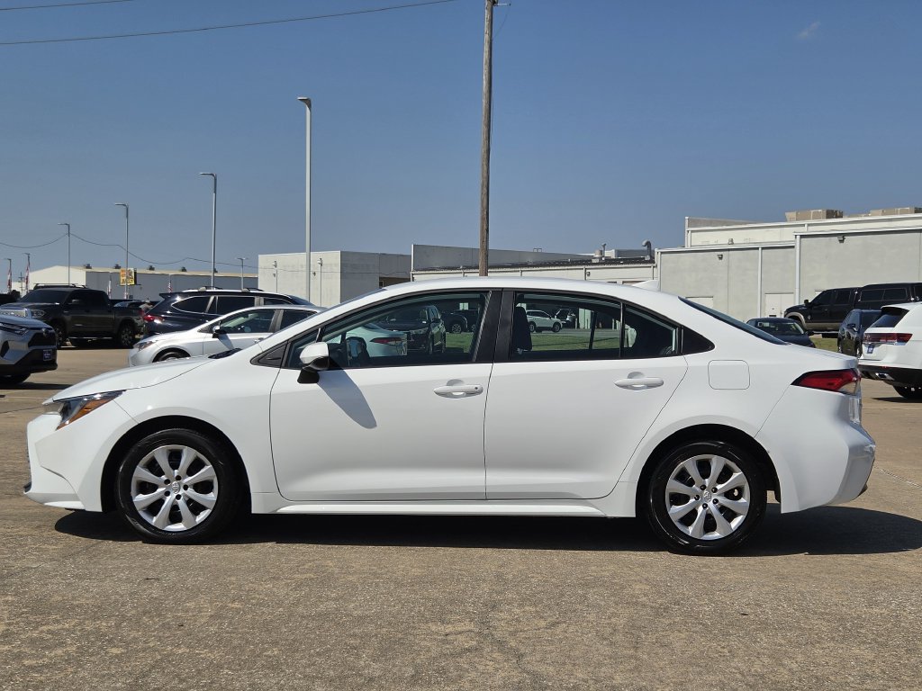 Used 2026 Toyota Corolla LE FWD image 6