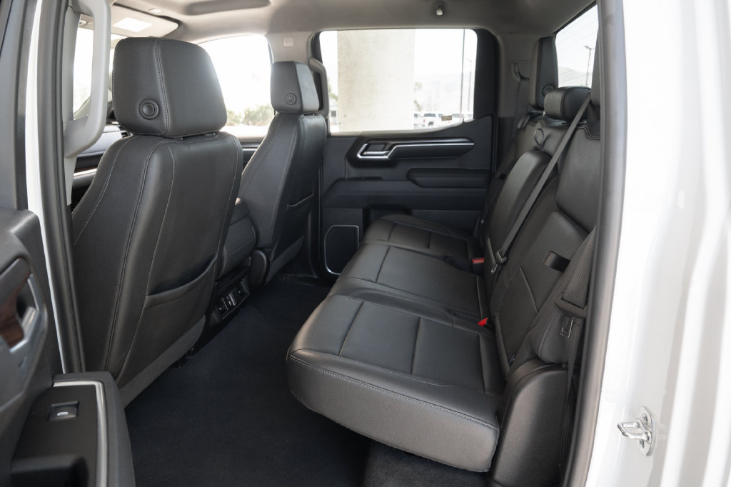 Used 2026 GMC Sierra 1500 SLT RWD image 38