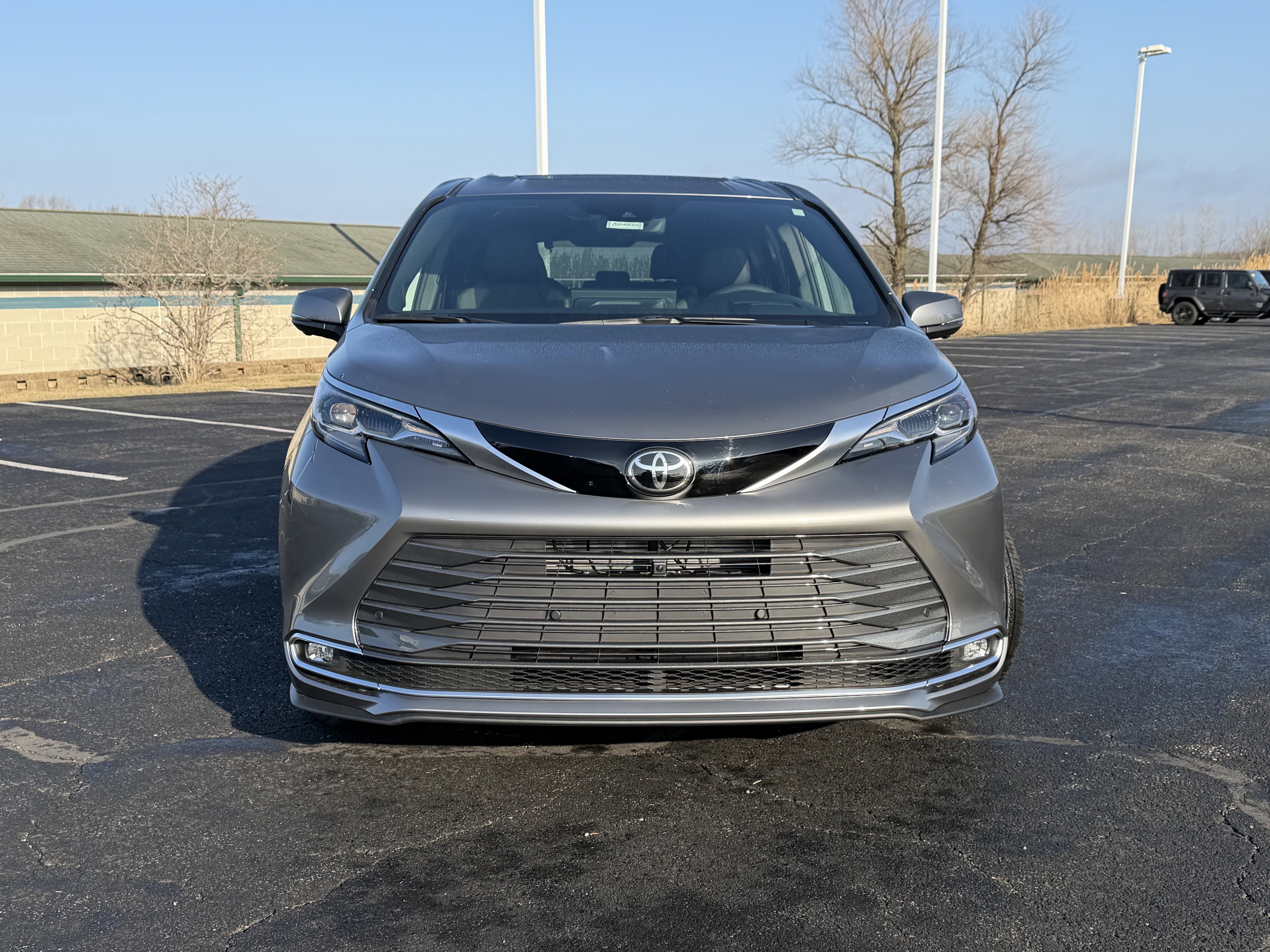 Used 2026 Toyota Sienna Platinum image 2