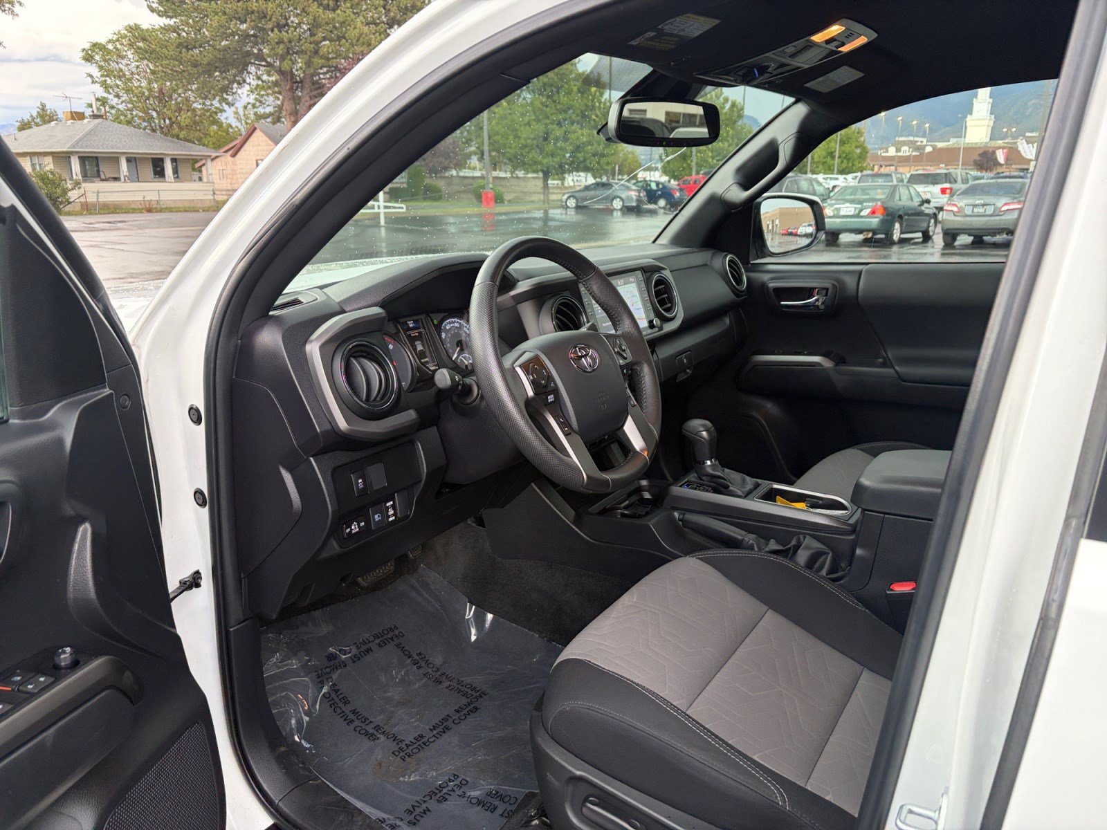 Used 2023 Toyota Tacoma TRD Off-Road w/ Technology Package AWD/4WD image 10