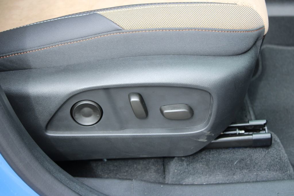 Used 2025 Chevrolet Equinox ACTIV w/ Safety and Technology Package image 29