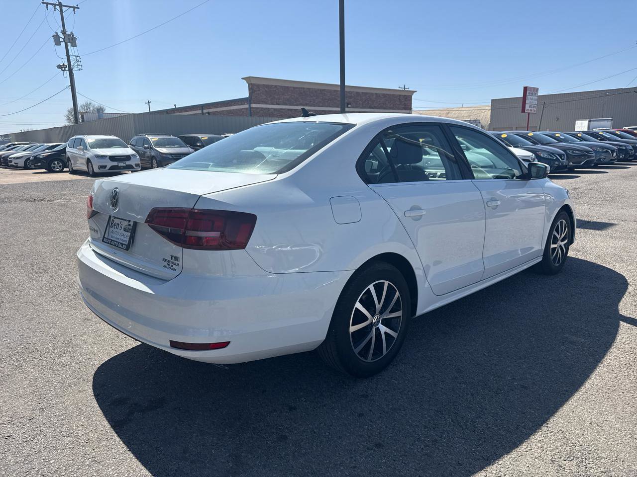 Used 2017 Volkswagen Jetta SE image 6