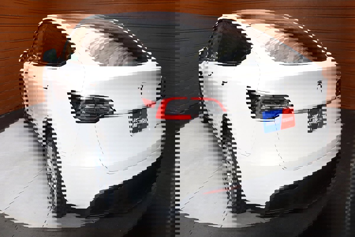 Used 2023 Tesla Model Y Long Range image 10