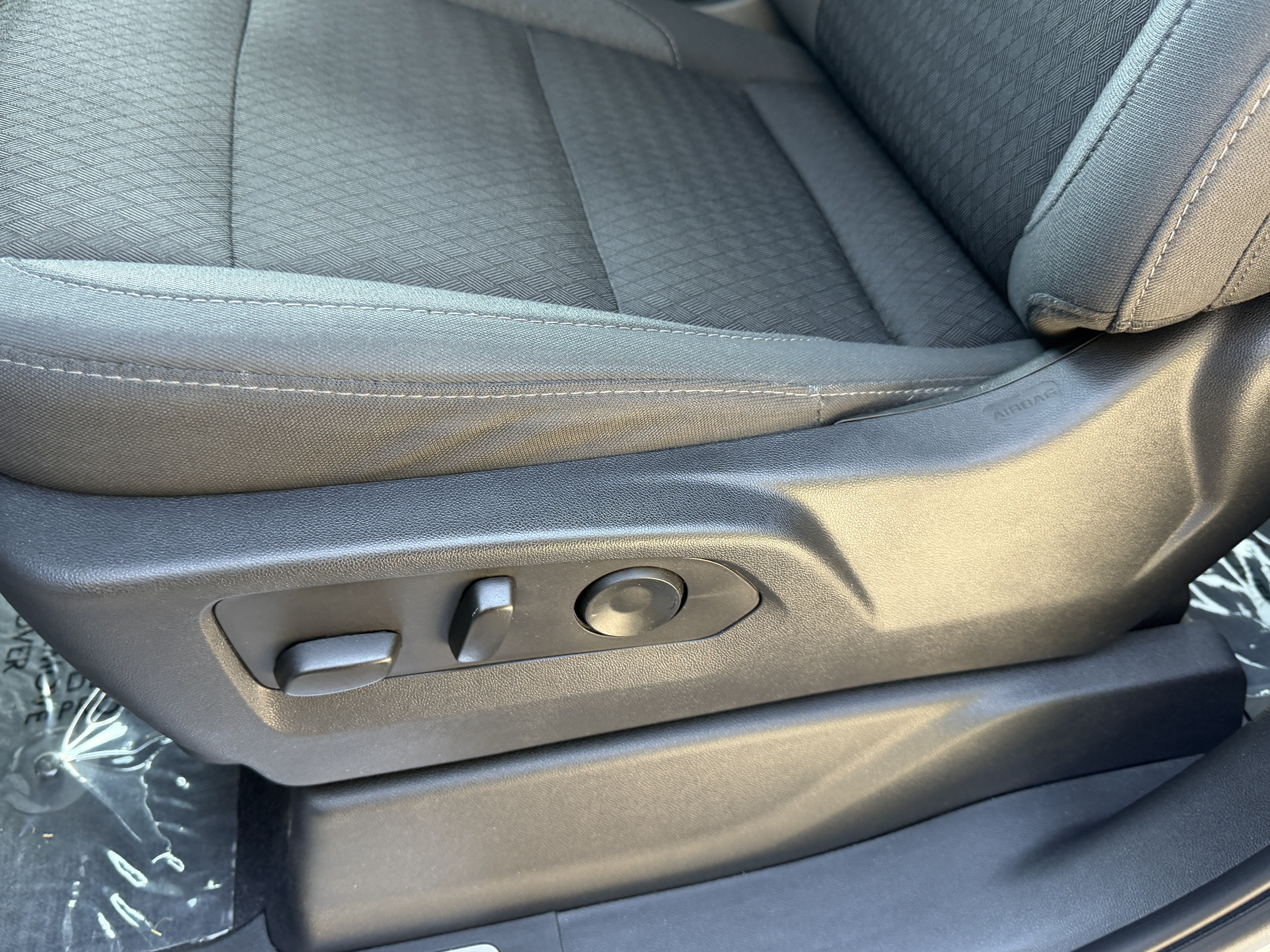 Used 2023 Chevrolet Silverado 1500 LT AWD/4WD image 47