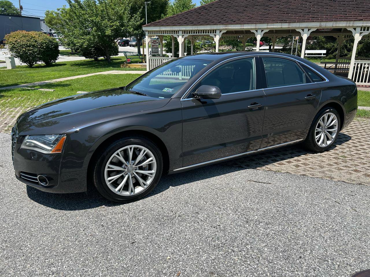 Used 2011 Audi A8 4.2 AWD/4WD image 9