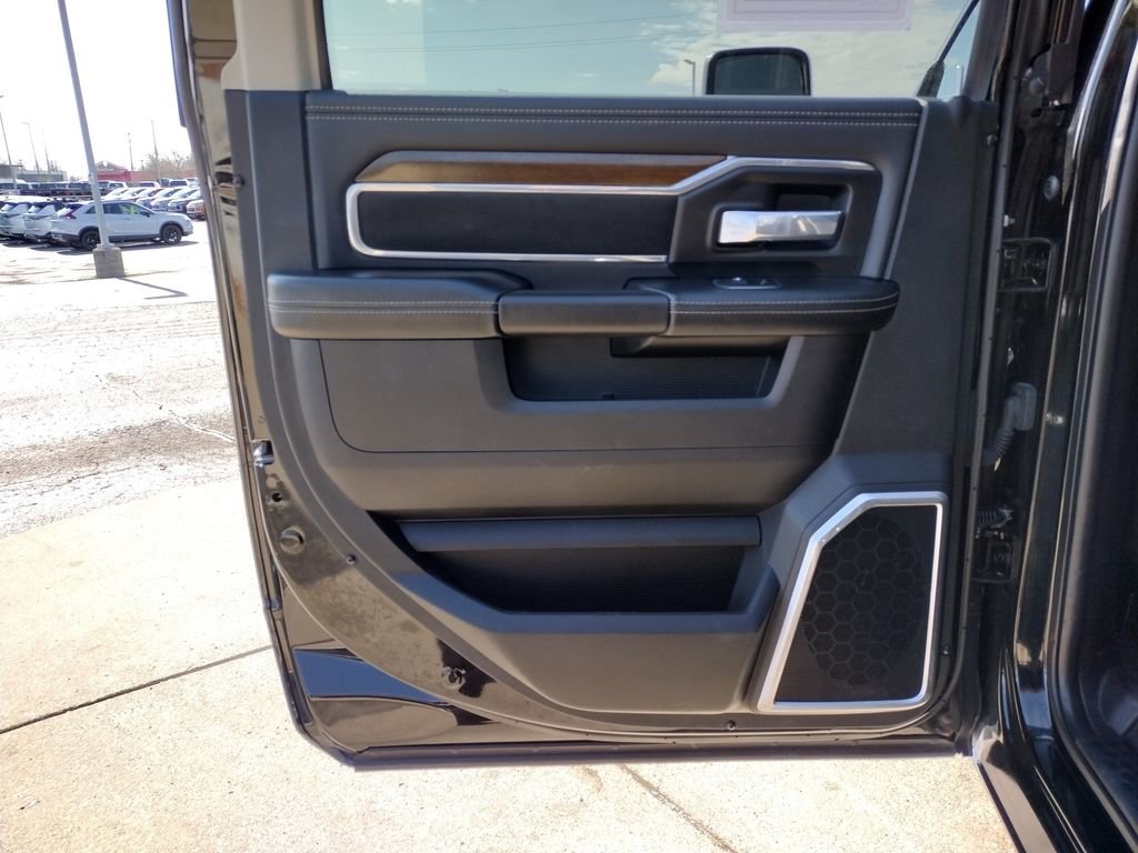 Used 2024 RAM 2500 Laramie AWD/4WD image 29