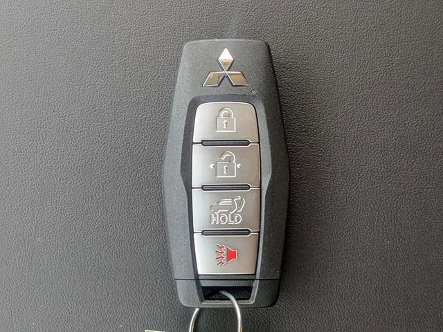 New 2026 Mitsubishi Outlander SEL FWD image 39