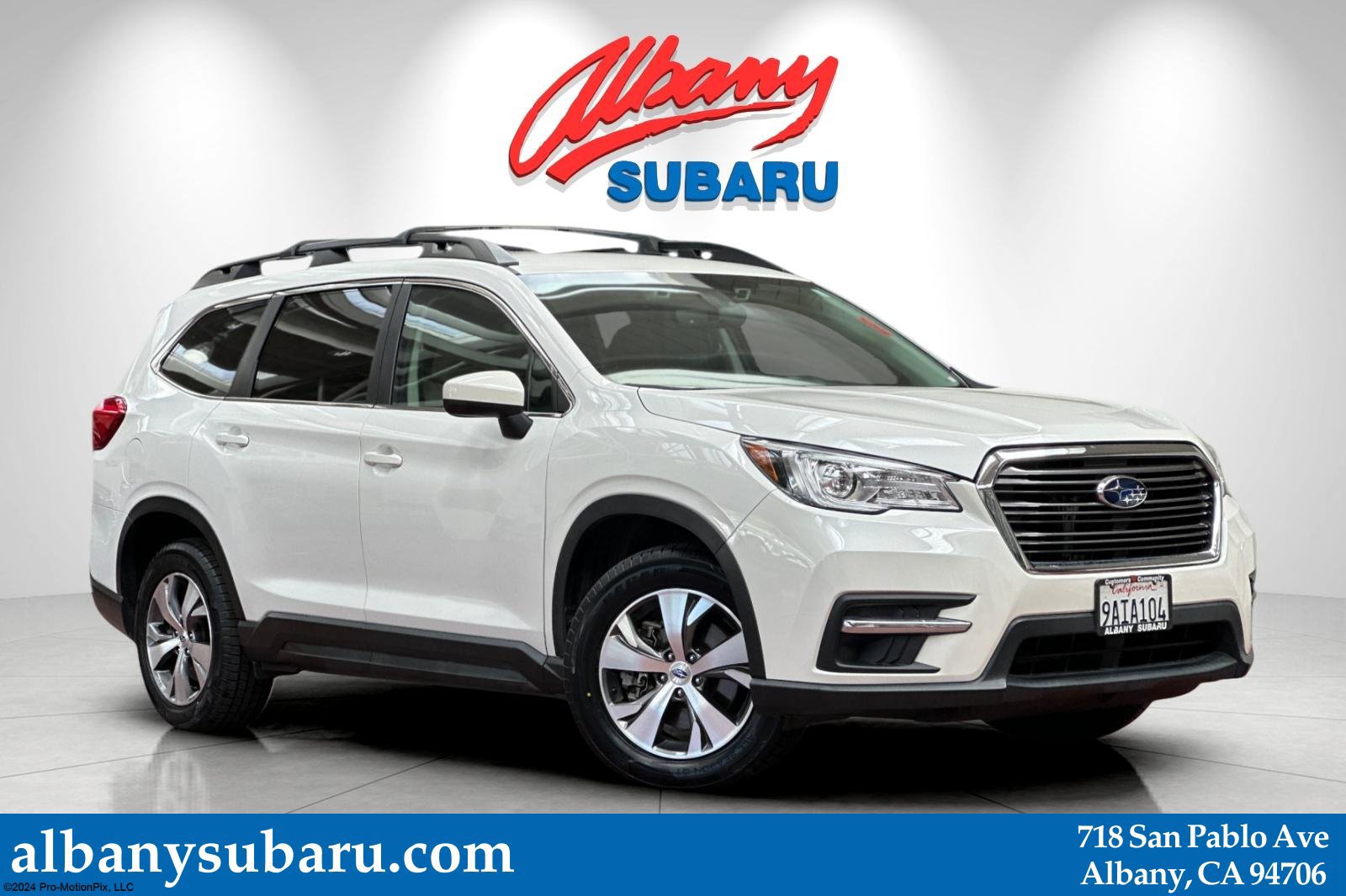 Used 2022 Subaru Ascent Premium w/ Convenience Package AWD/4WD image 1