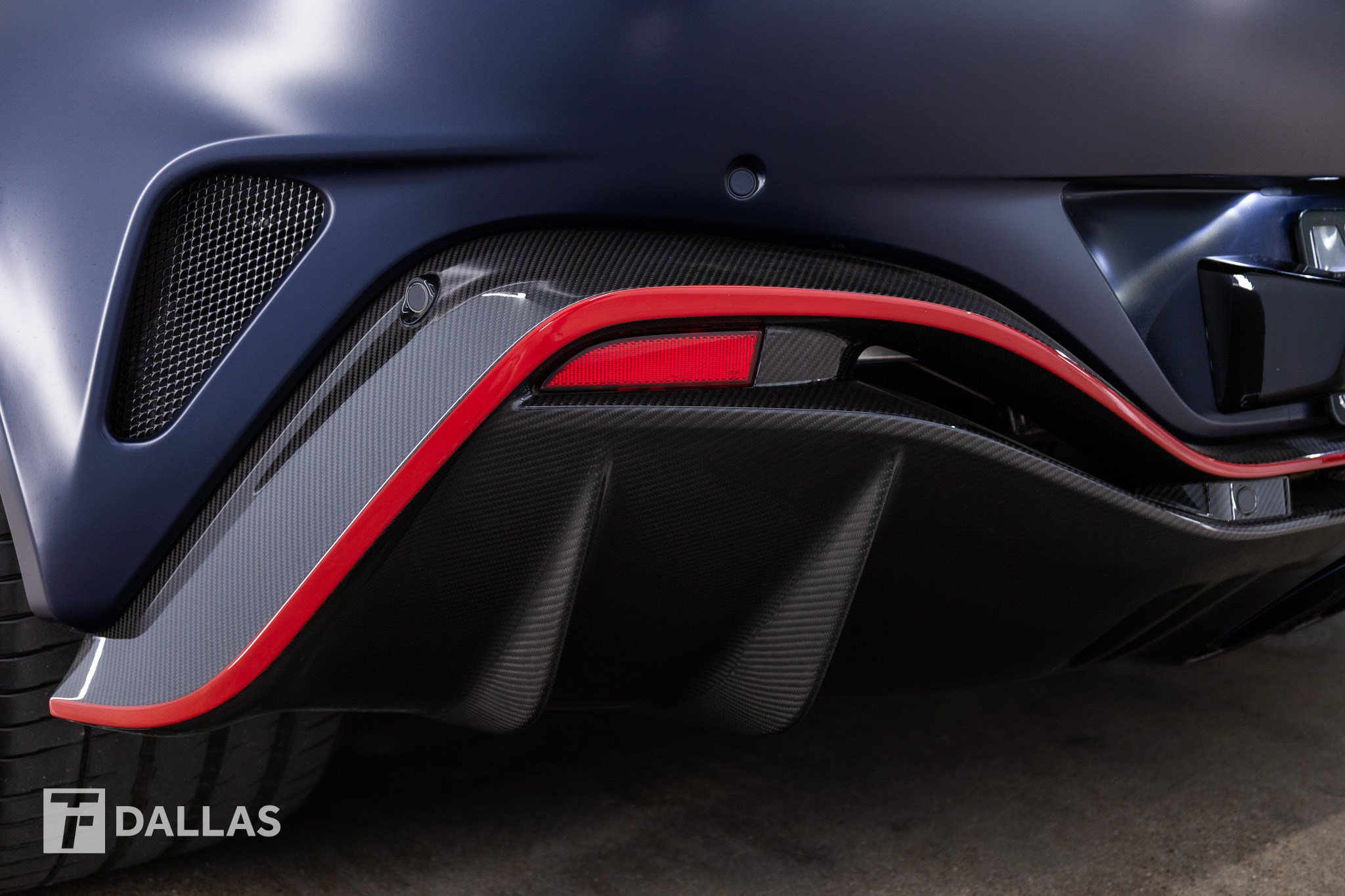 Used 2023 Aston Martin V12 Vantage Roadster RWD image 14
