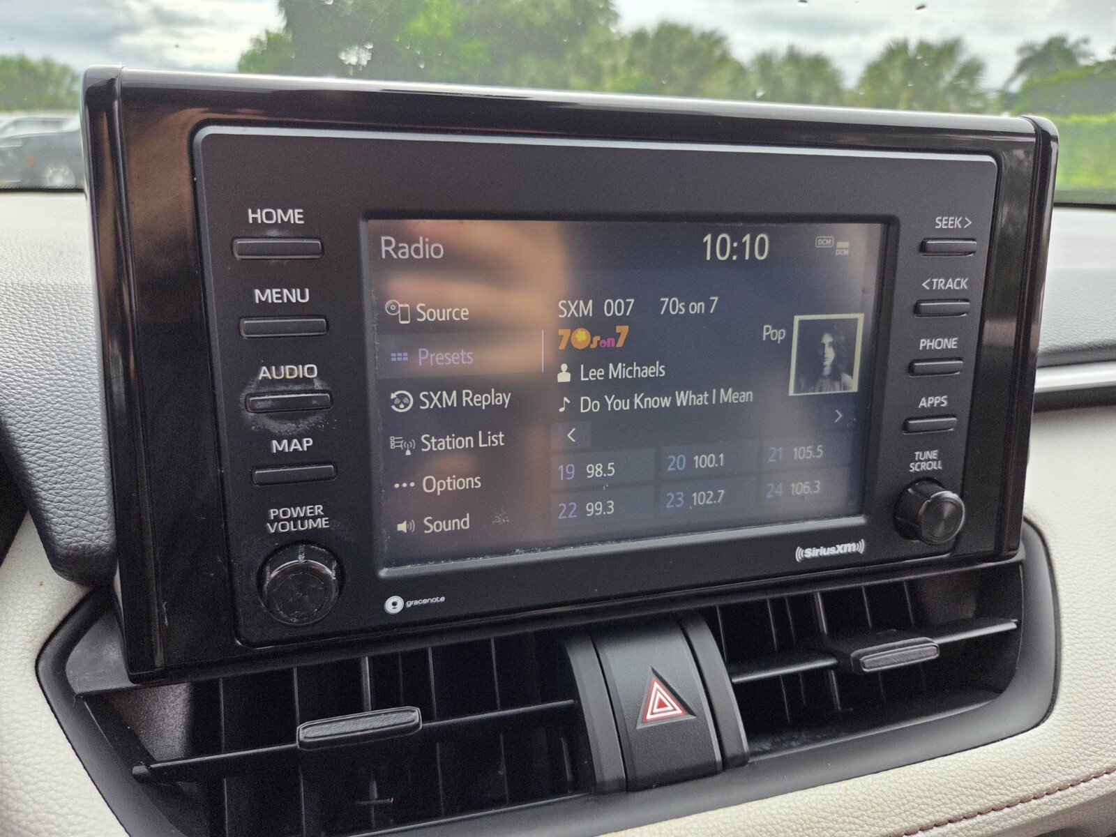 Used 2022 Toyota RAV4 XLE FWD image 25